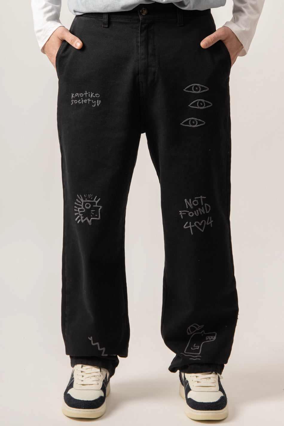 Pantalón Relaxed Urban Embroidered Black