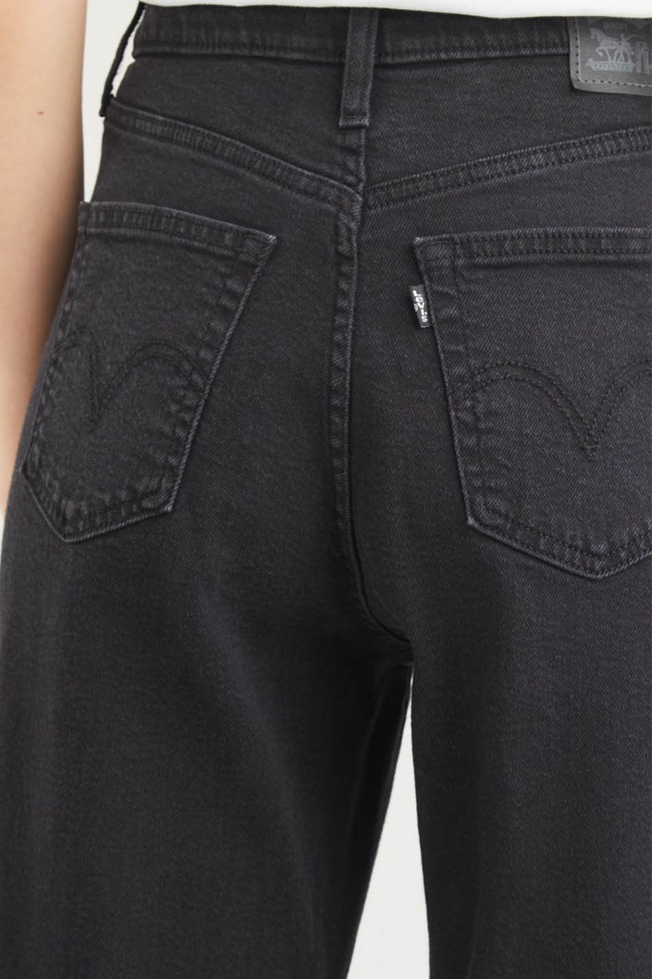 Pantalón Levis High Waisted Mom